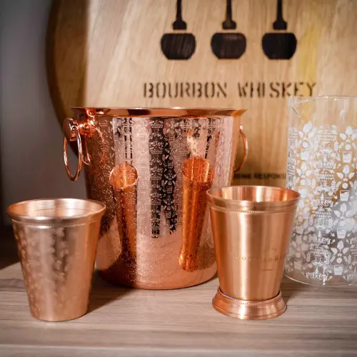 Woodford Reserve Bourbon Whiskey Display & Gift Set - By ImageSeller Merch Experts (1)